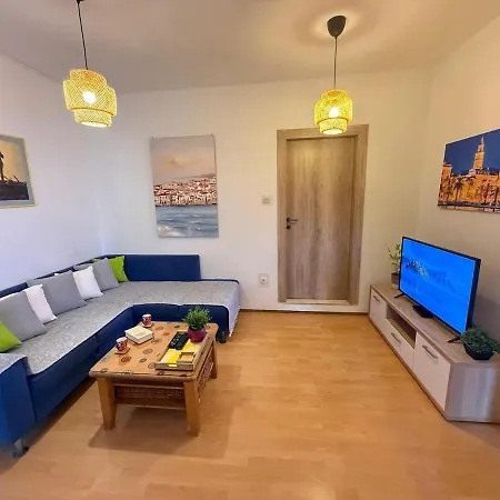 Cozy 2-bedroom Near The - Okrug 公寓