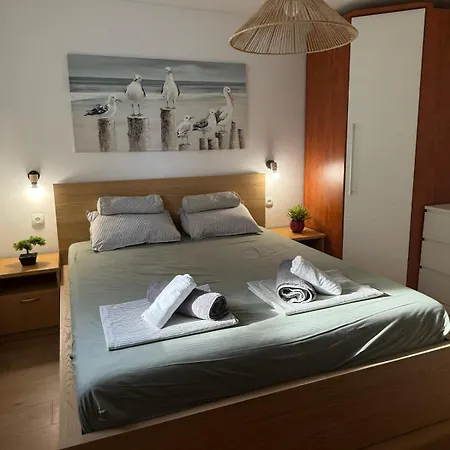 公寓 Cozy 2-bedroom Near The - Okrug