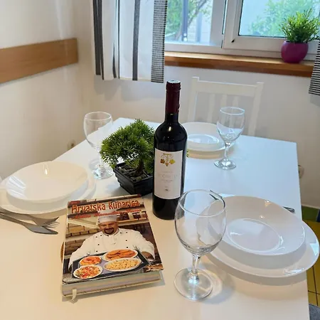 Cozy 2-bedroom Near The - Okrug * 特罗吉尔