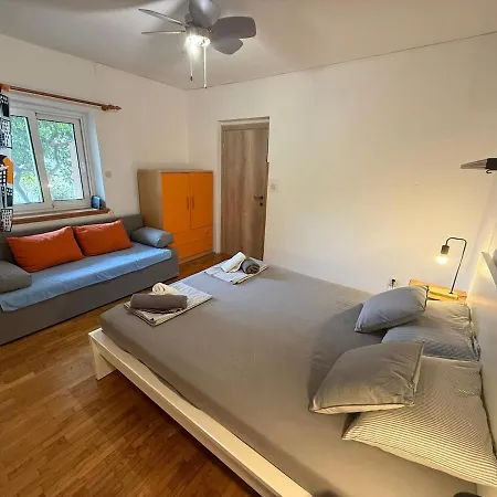 公寓 Cozy 2-bedroom Near The - Okrug *