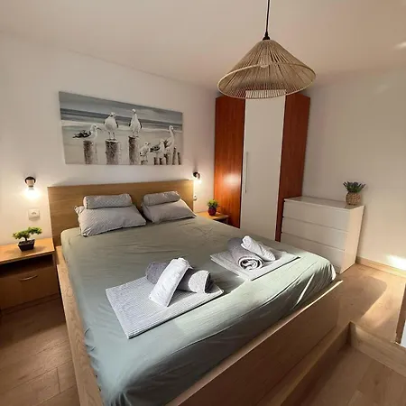 Cozy 2-bedroom Near The - Okrug 公寓