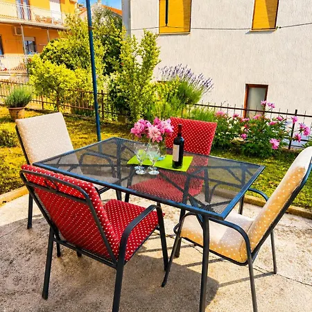 公寓 Cozy 2-bedroom Near The - Okrug *